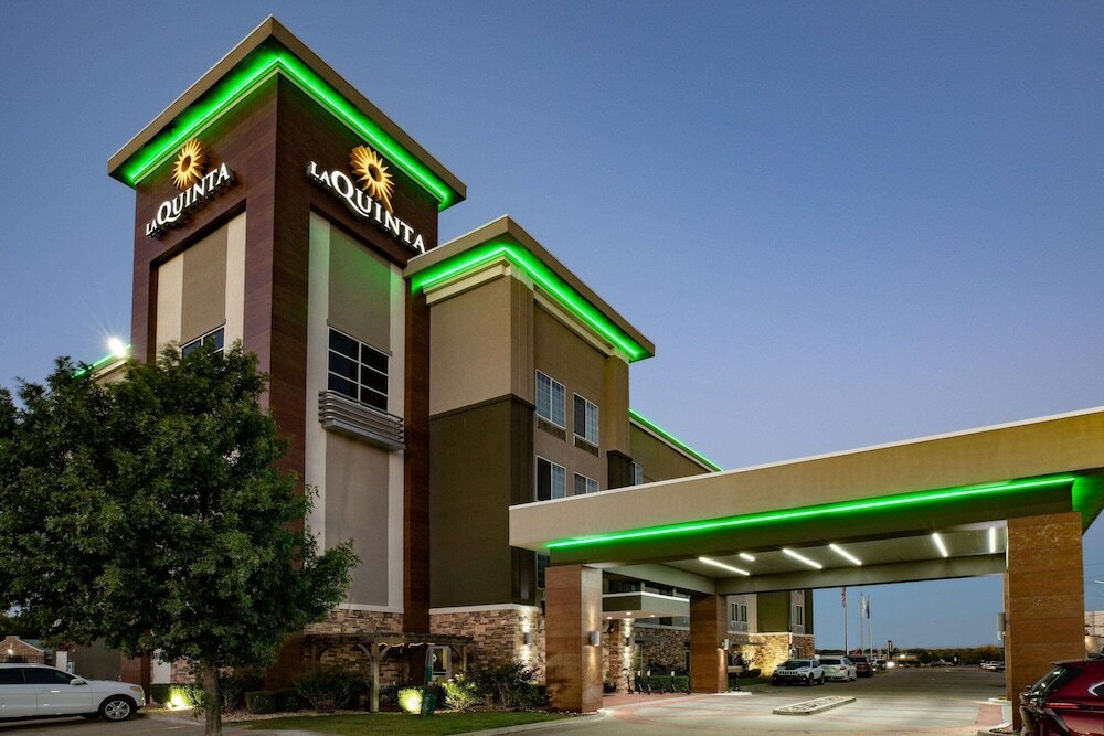 Фото La Quinta Inn & Suites by Wyndham Tulsa Catoosa Route 66