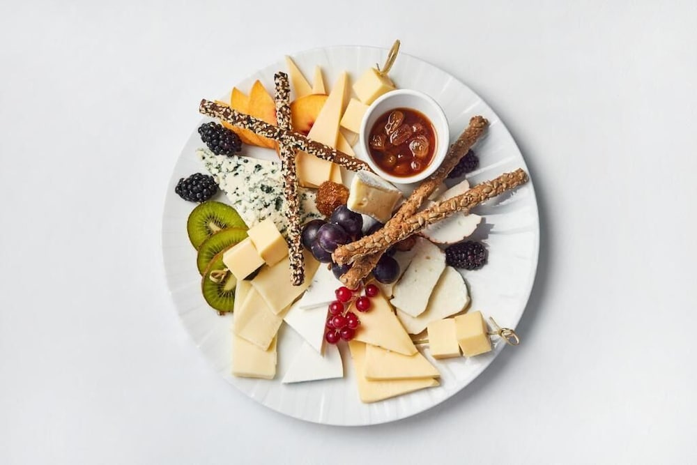 Фото Mediterranean Hotel