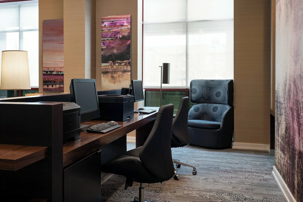 Фото Courtyard by Marriott Denver Airport