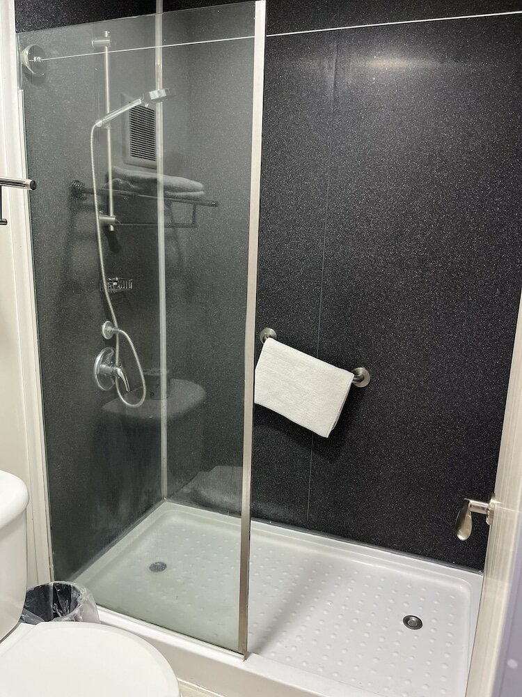 Фото Travelodge by Wyndham Orlando Heart of International Drive