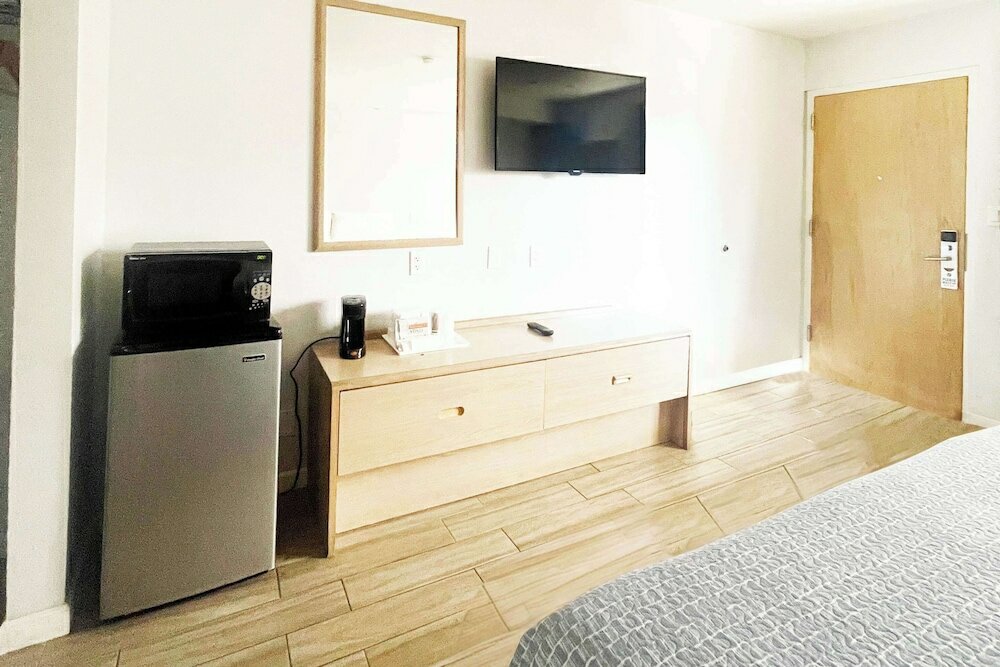 Фото Rodeway Inn Civic Center