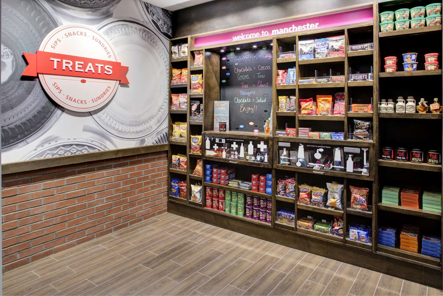 Фото Hampton Inn and Suites Manchester