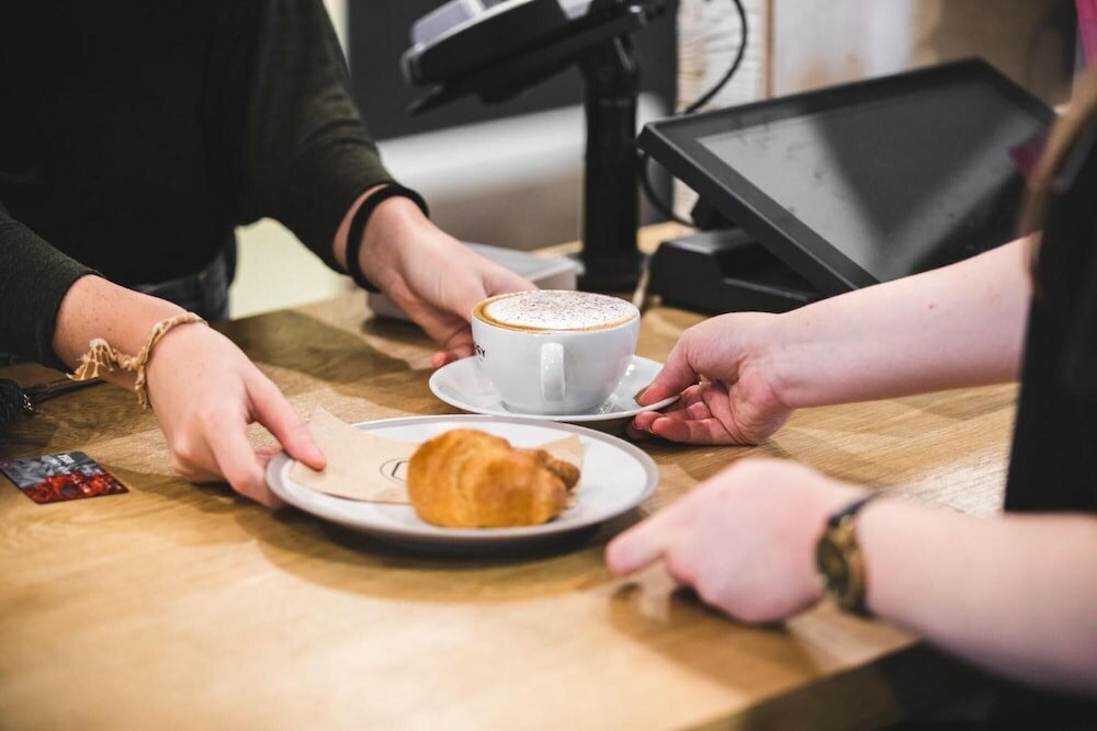 Фото Jonas Hotel