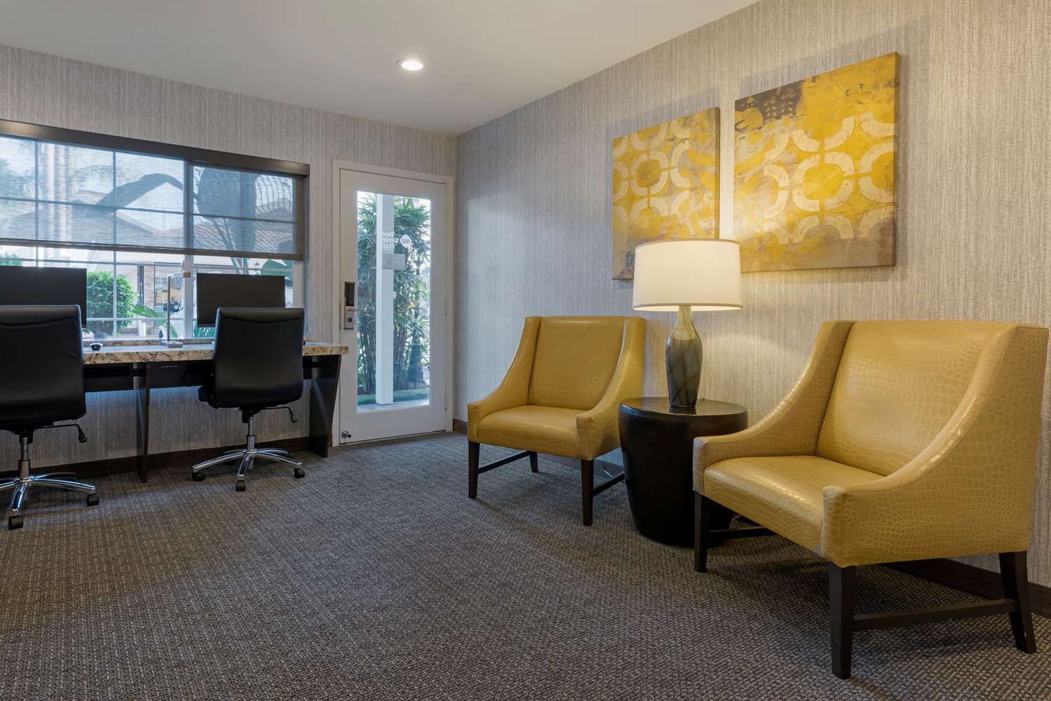 Фото Best Western Plus Carriage Inn