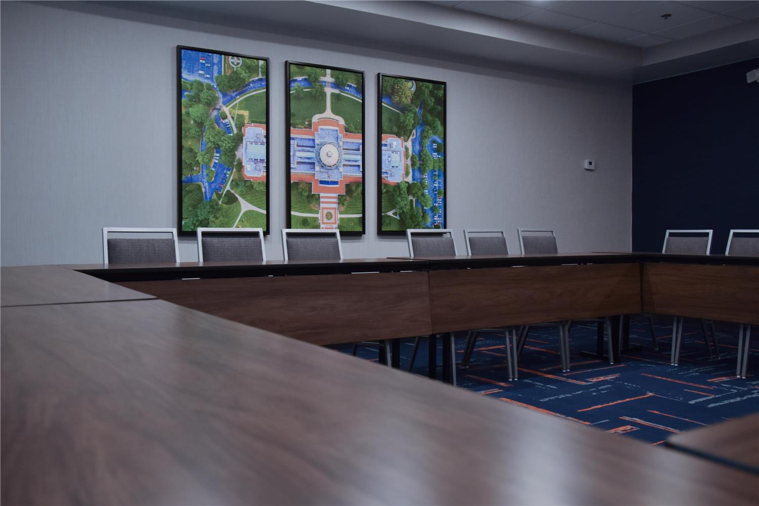 Фото Hampton Inn Frankfort