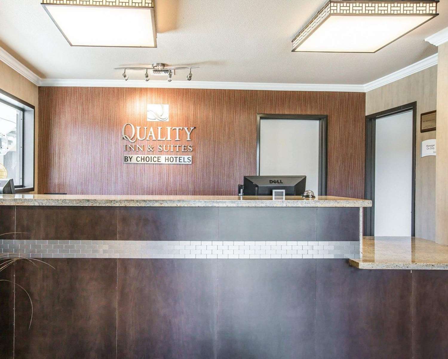Фото Quality Inn & Suites Woodland - Sacramento Airport