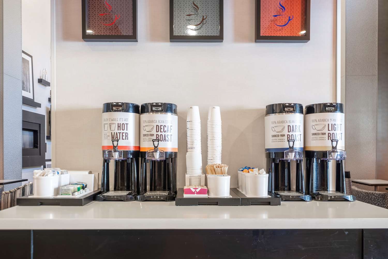 Фото Hampton Inn & Suites DuPont