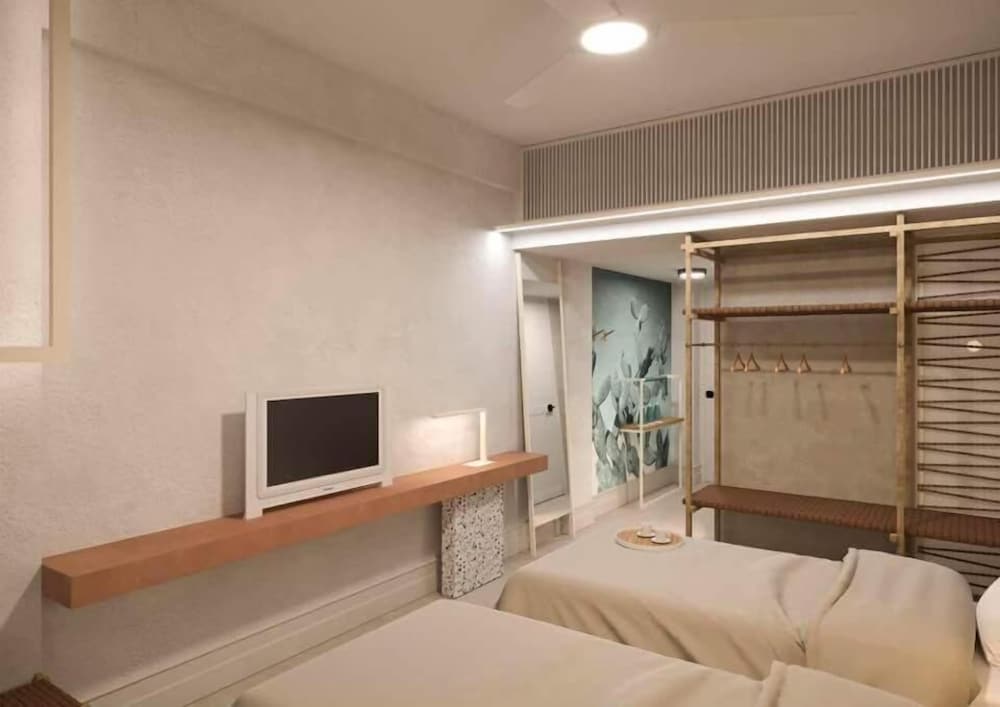 Фото E. J. Pyrgos Bay Hotel