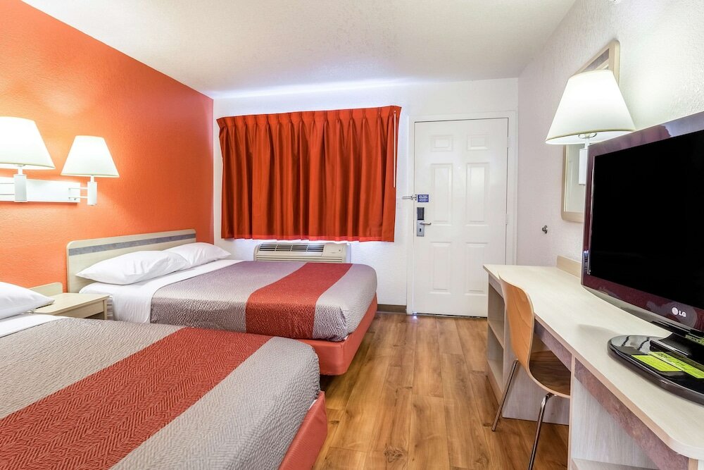 Фото Motel 6 Sacramento, Ca - Downtown