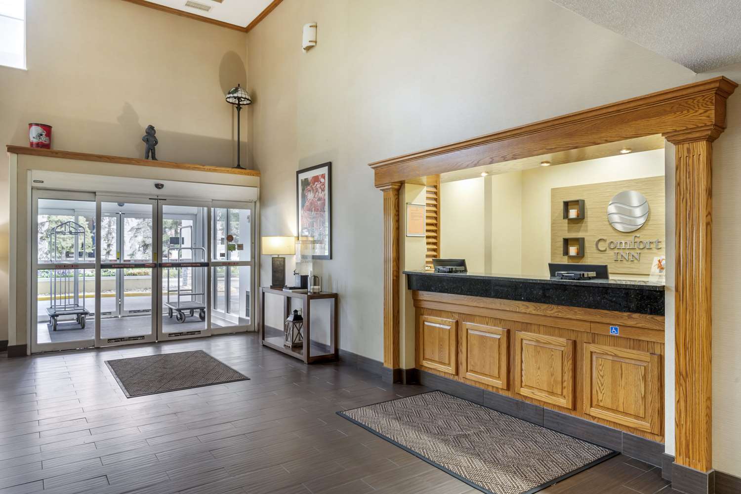 Фото Comfort Inn North/Polaris