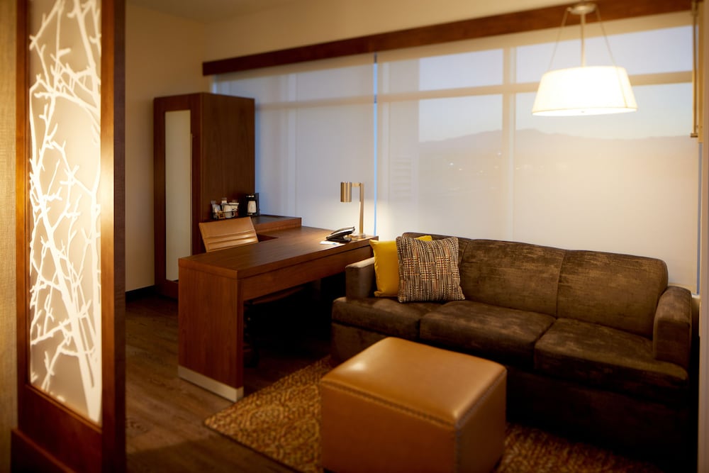 Фото Hyatt Place Las Vegas at Silverton Village