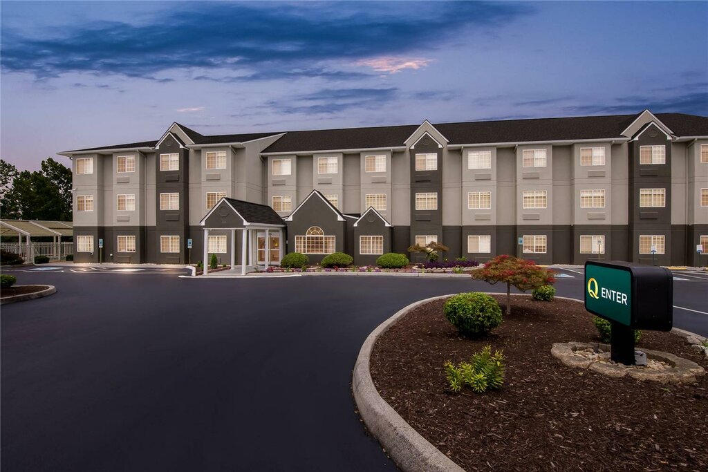 Hotel Quality Inn & Suites I-81 Exit 7, Commonwealth of Virginia, photo