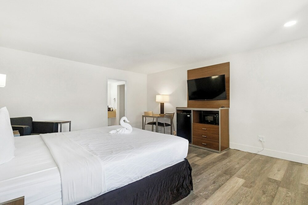 Фото Heritage Inn Express Roseville