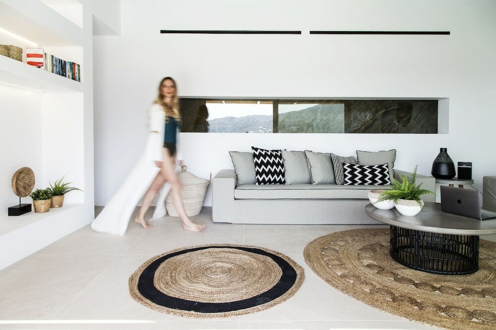 Фото Hide out Suites