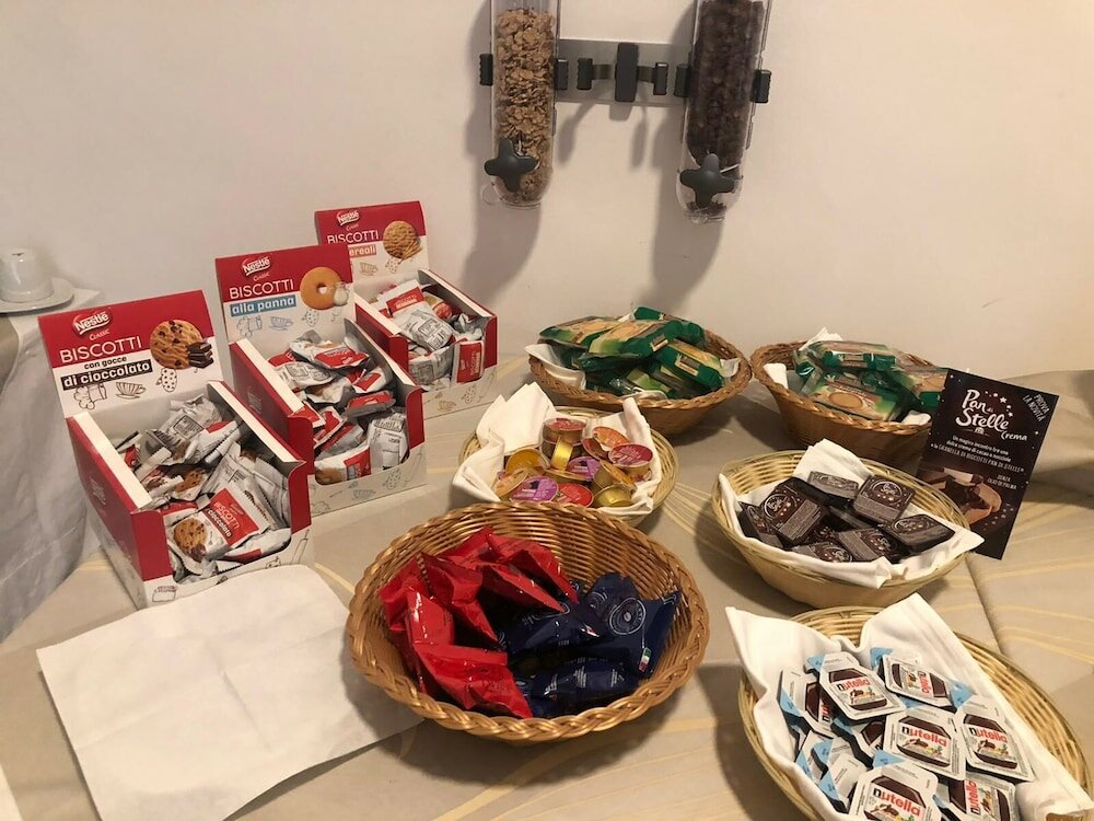 Фото Moonlight Hotel & Suites