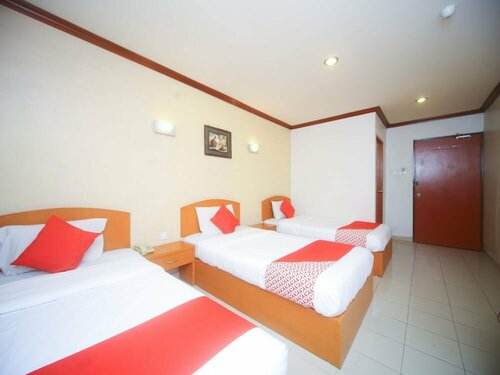 Гостиница Oyo 1027 Hotel London в Сандакане