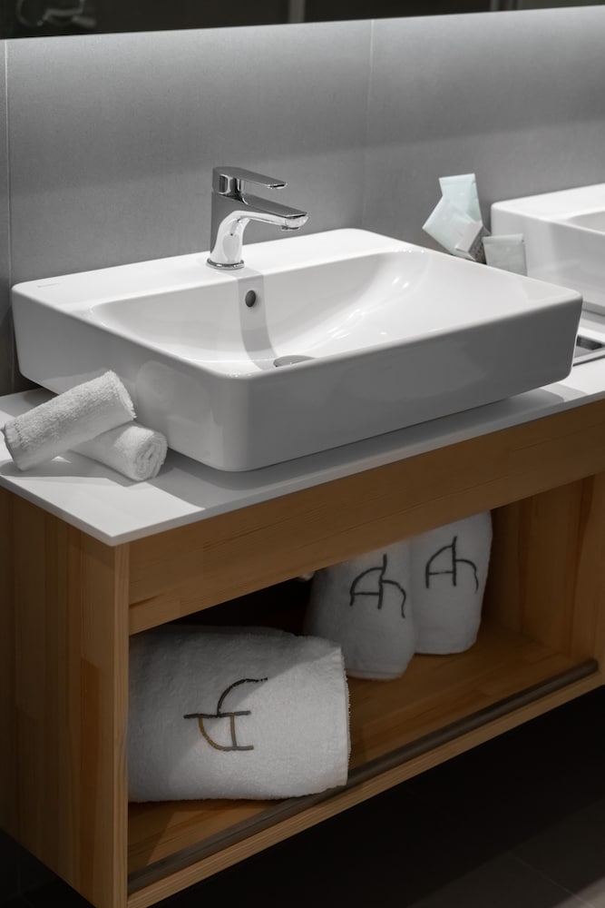 Фото Athens Hill Luxury Apartments