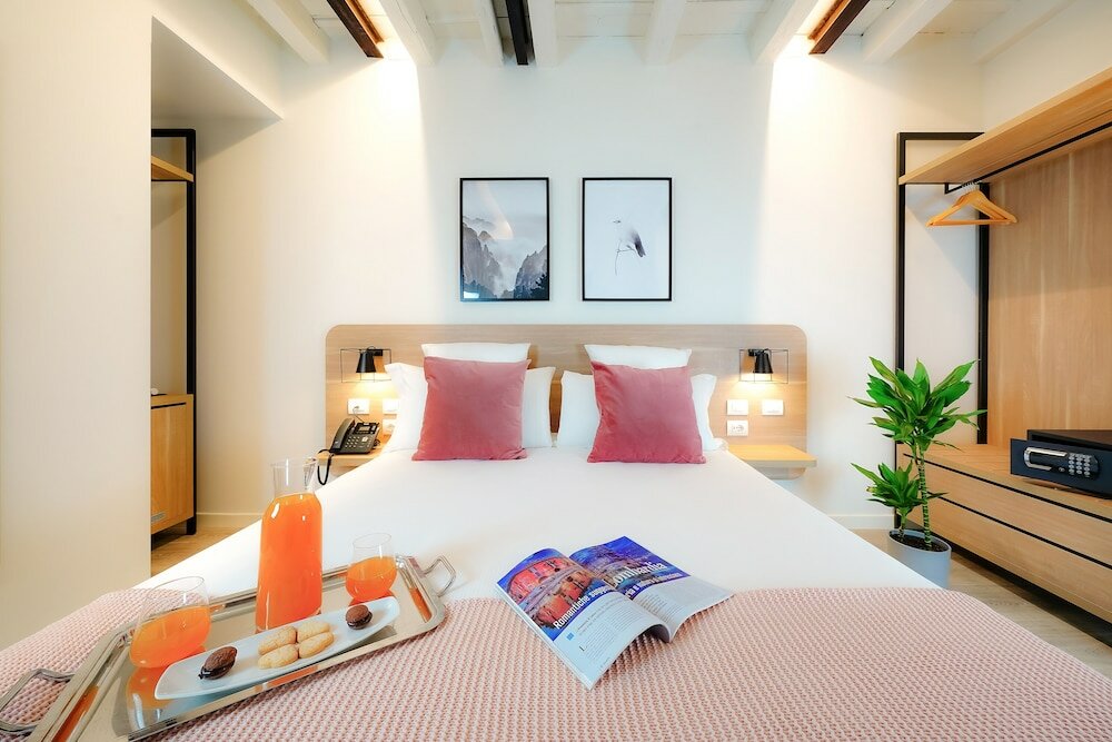 Фото Bergamo Inn 15