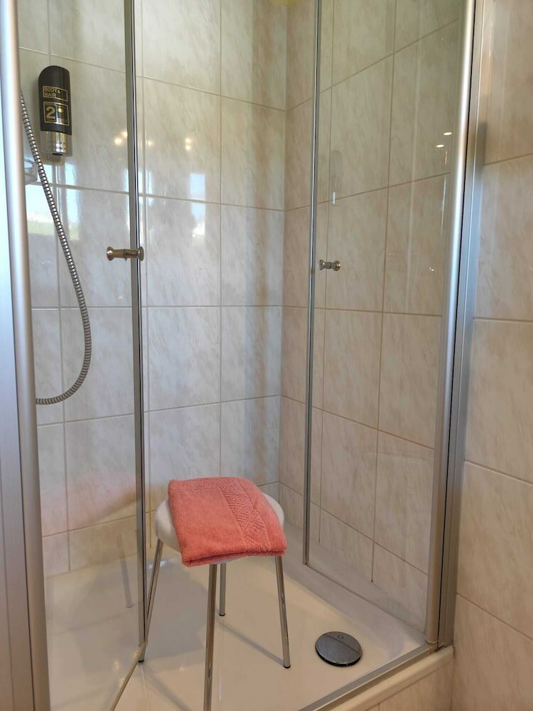 Фото Garni Hotel & Ferienwohnungen Seeschlößchen