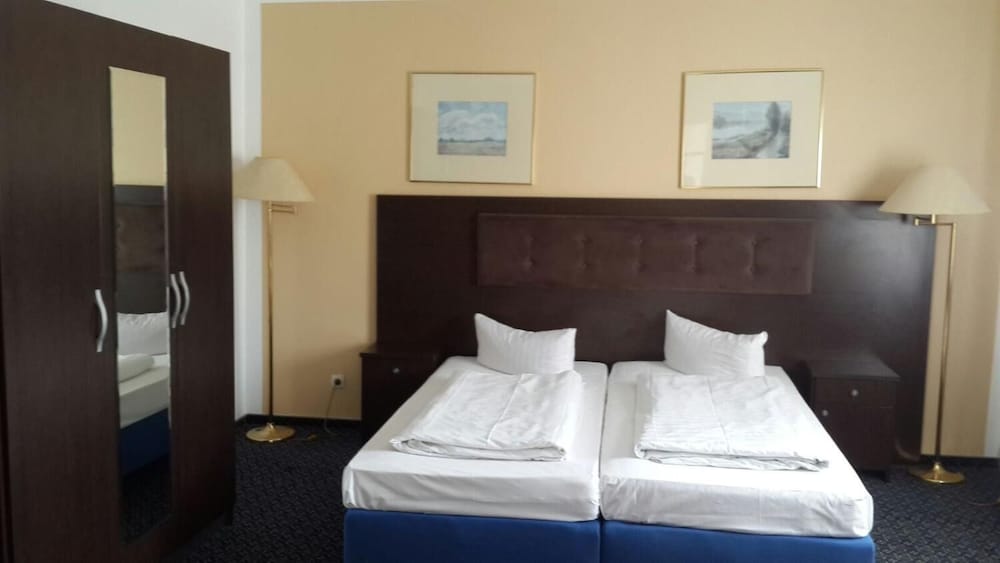 Фото Hotel Starkenburger Hof