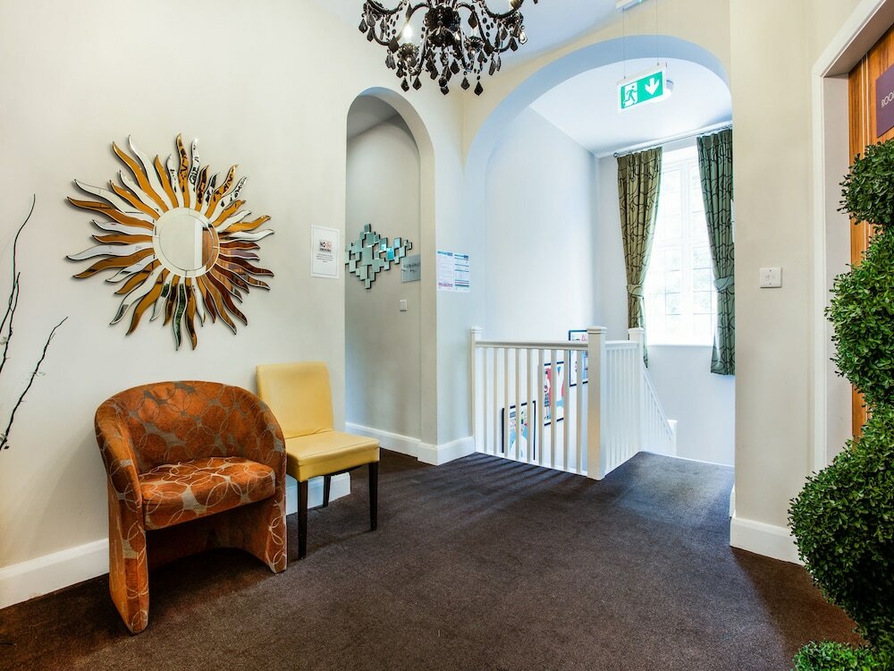 Фото Oyo The Arch, Wembly Stadium