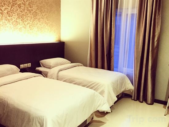 Фото The Crew Hotel Kualanamu International Airport