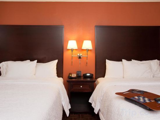 Фото Hampton Inn & Suites Stamford