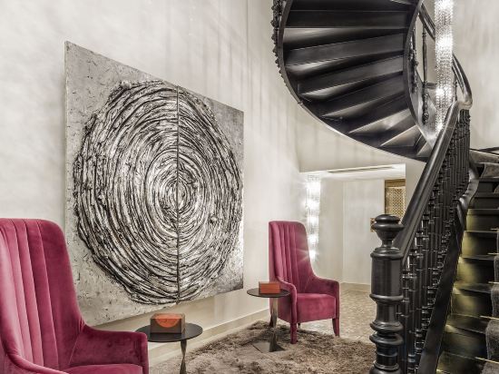 Фото 3Sixty Hotel & Suites