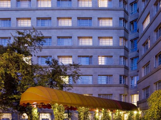 Фото The Level at Meliá White House