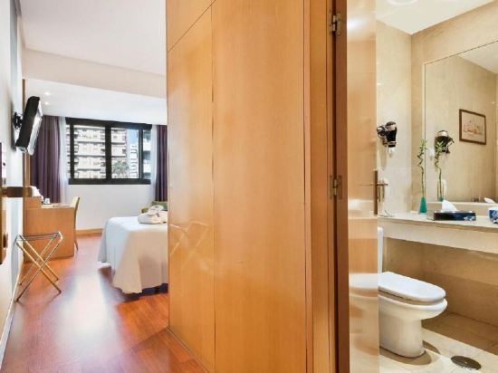 Фото Malaga Alameda Centro Affiliated by Meliá