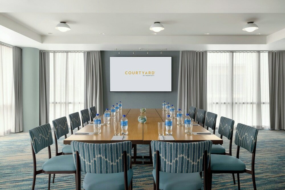 Фото Courtyard Ocean City Oceanfront