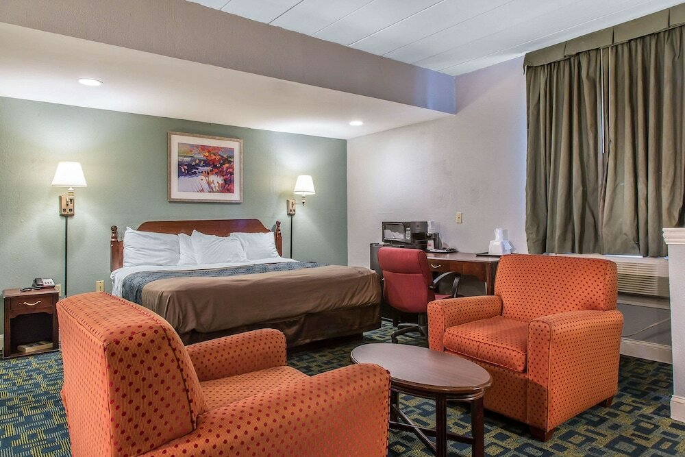 Фото Econo Lodge Cranston - Providence