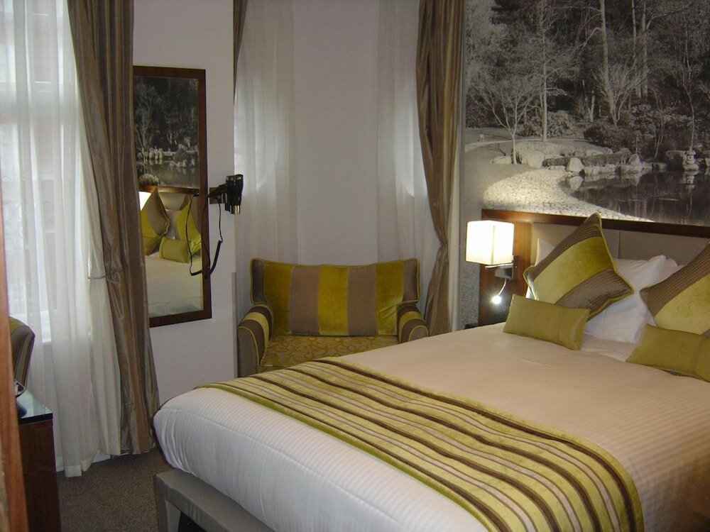 Фото Seraphine Kensington Olympia Hotel