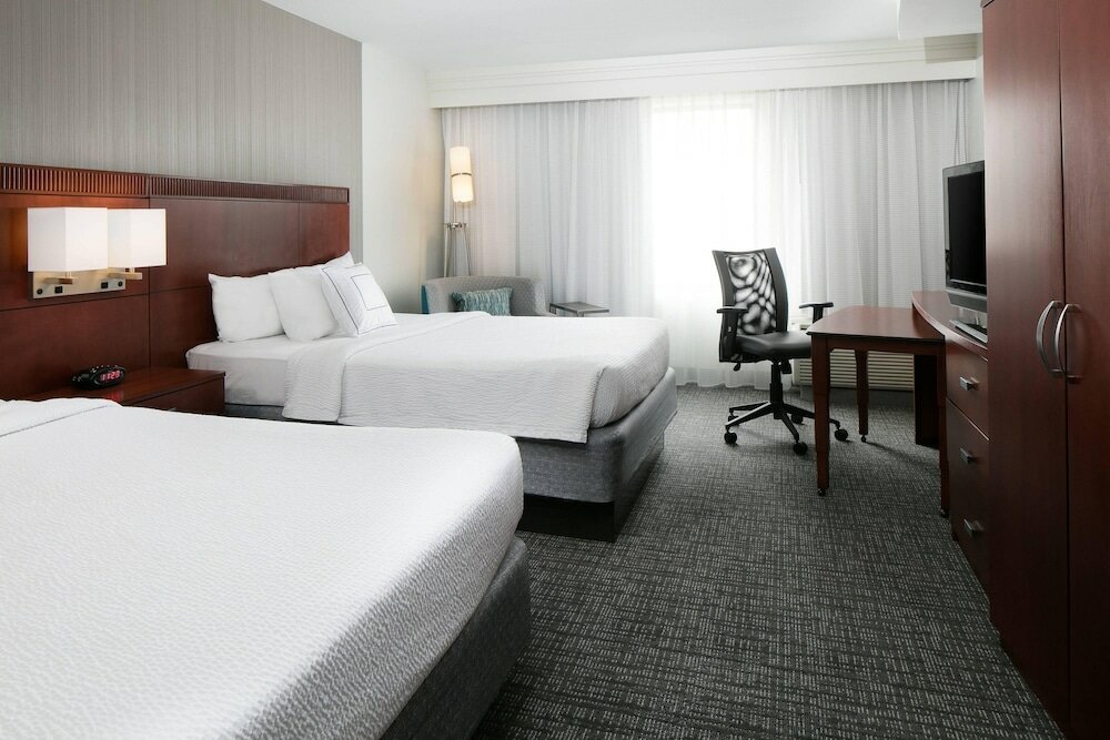 Фото Courtyard Marriott Aksarben Village