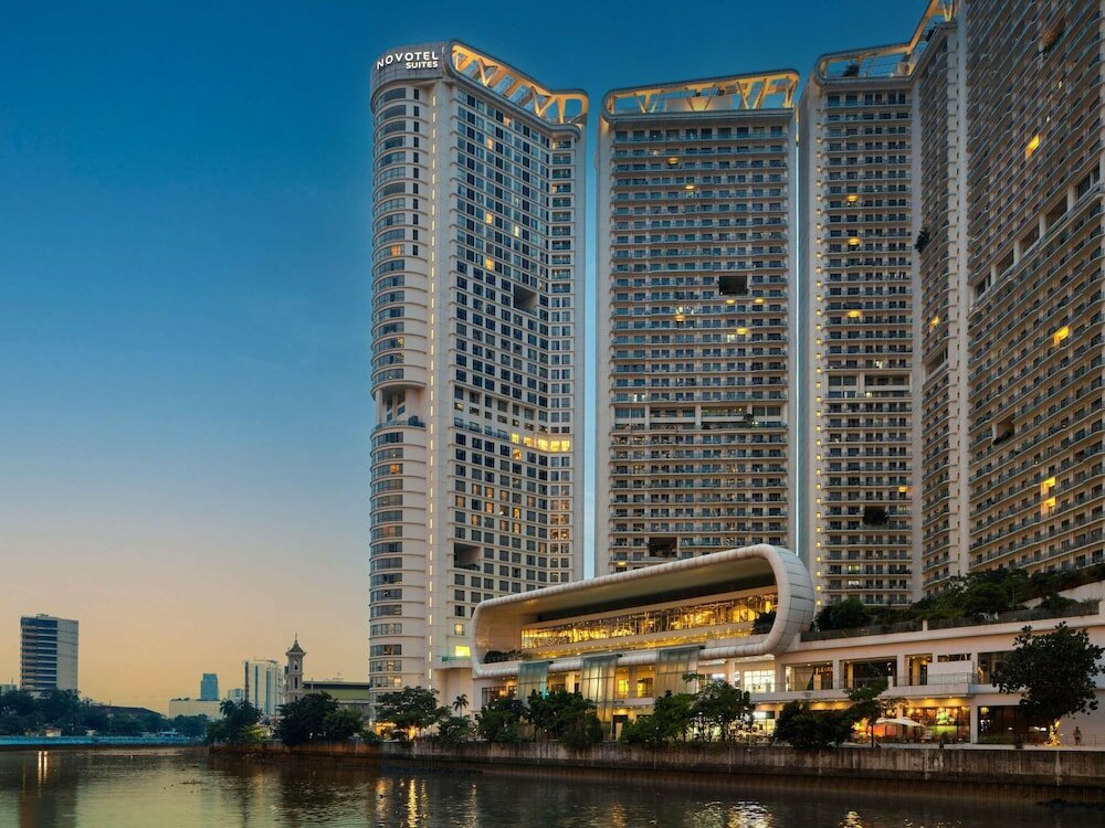 Фото Novotel Suites Manila at Acqua