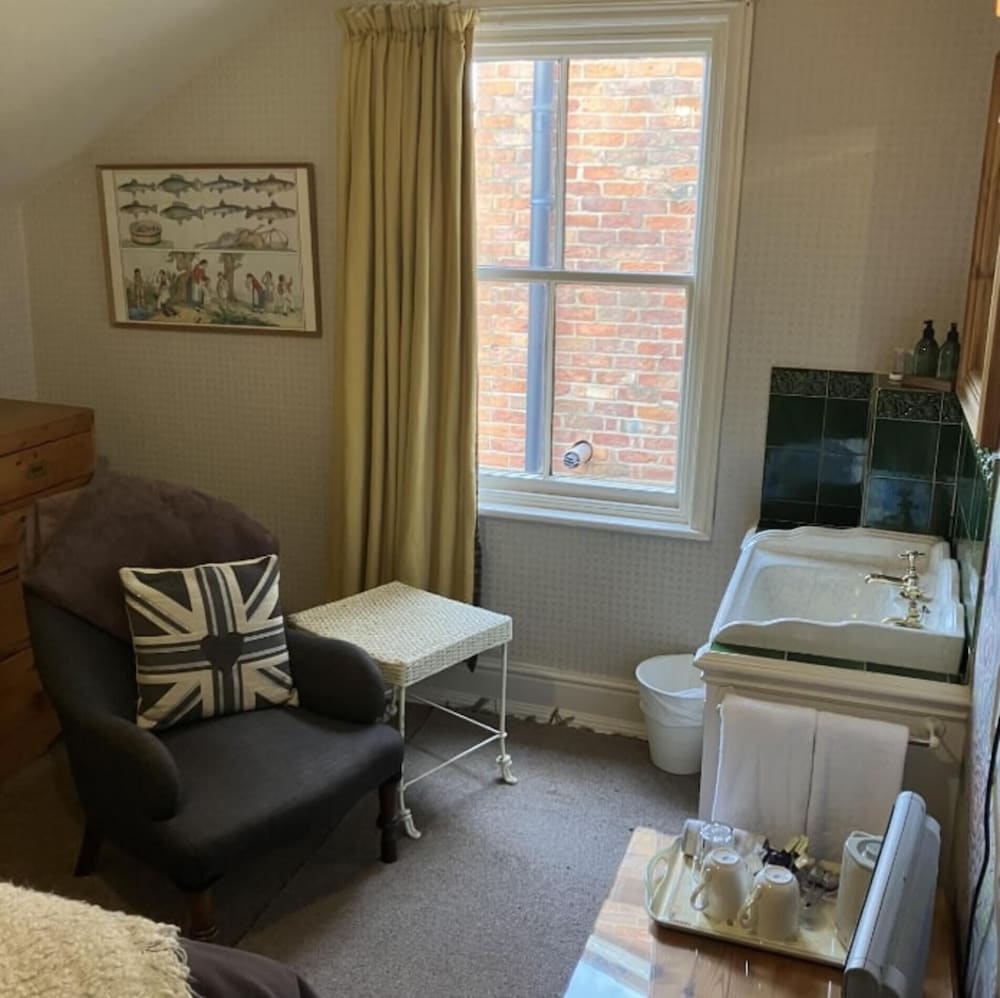 Фото Cornerstones Guest House