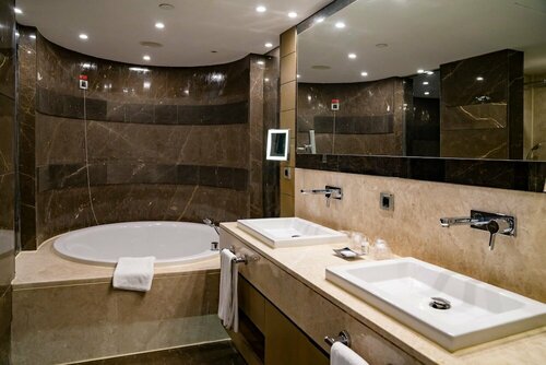 Гостиница Radisson Blu Hotel İstanbul Şişli в Шишли
