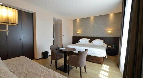 Гостиница Hôtel de Diane в Сен-Бриё