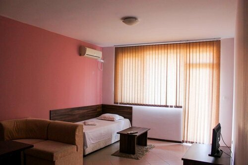 Гостиница Apartment - complex Sunny house Nessebar в Равде