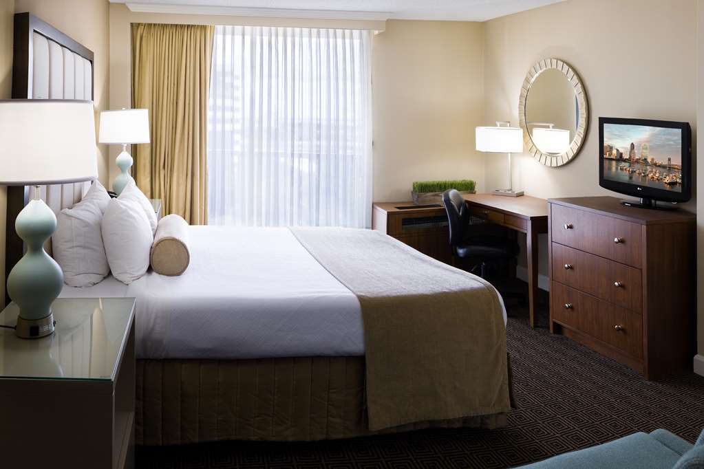Фото DoubleTree by Hilton Hotel Jacksonville Riverfront