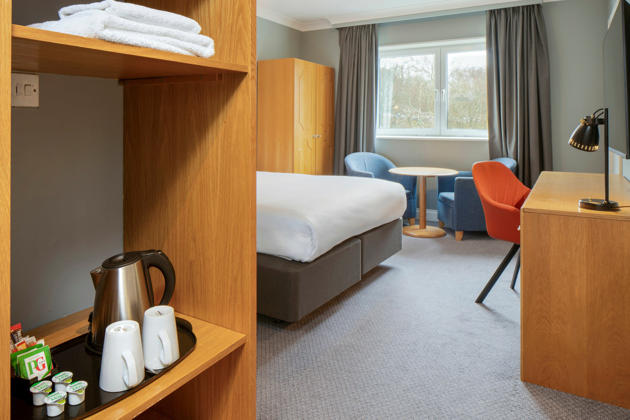 Фото Holiday Inn Edinburgh