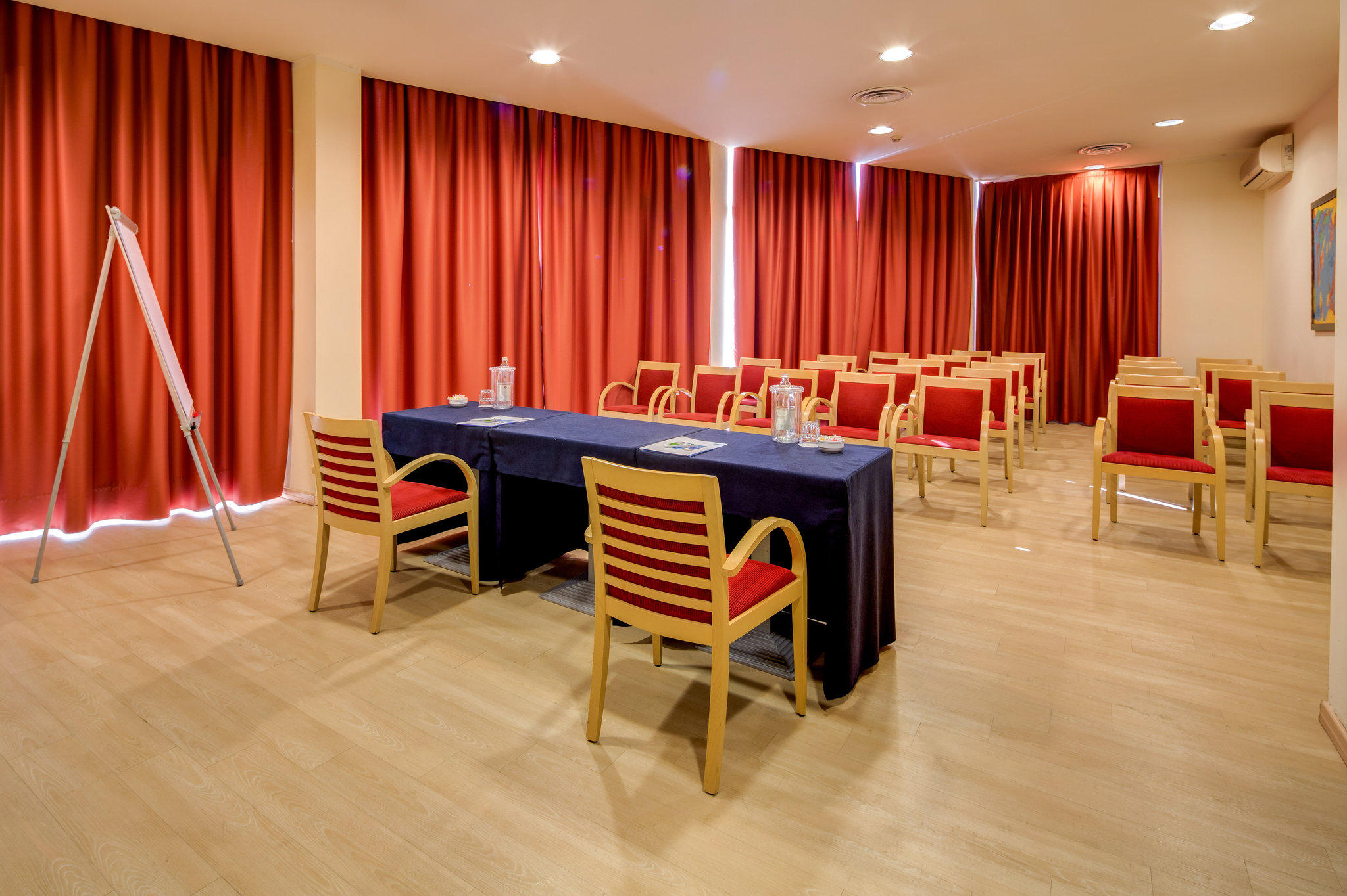 Фото Holiday Inn Express Parma