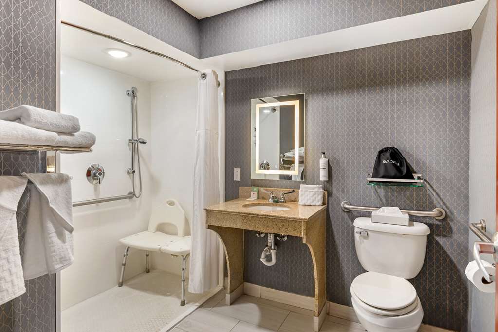 Фото Best Western Premier Richmond City Gateway