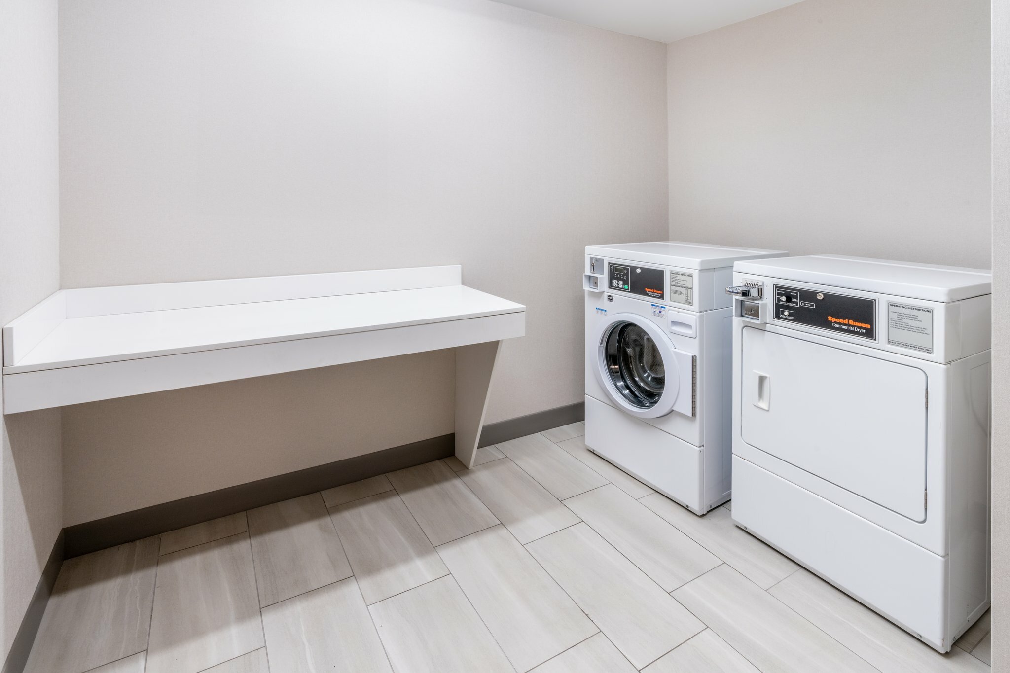 Фото Holiday Inn Express Hotel & Suites - Cheyenne, an Ihg Hotel