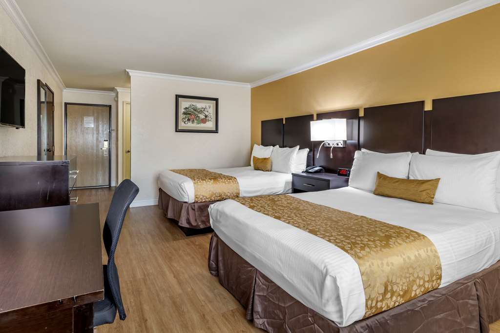 Фото Best Western Plus South Bay Hotel