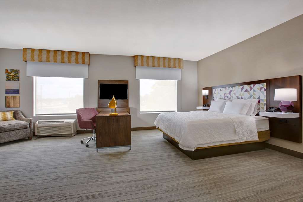Фото Hampton Inn & Suites Dallas-DeSoto