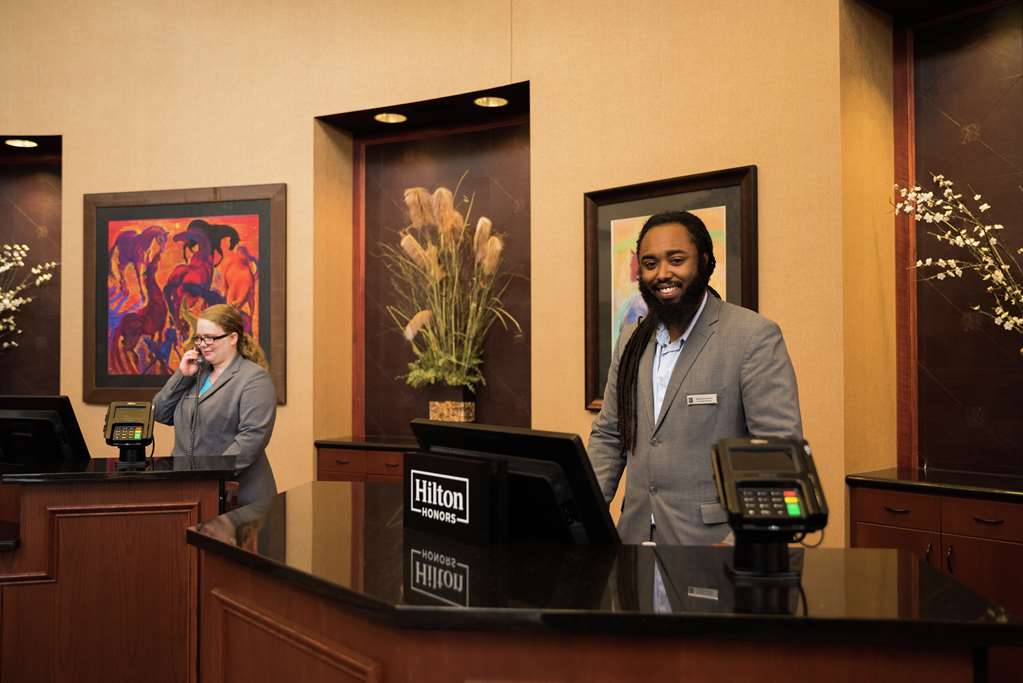 Фото Embassy Suites by Hilton Minneapolis North