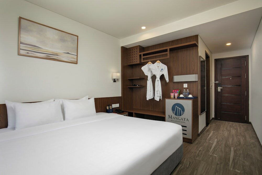 Фото Mangata Beachfront Hotel