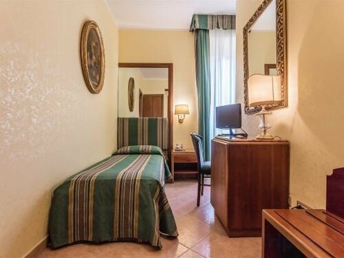 Гостиница Raeli Hotel Regio в Риме