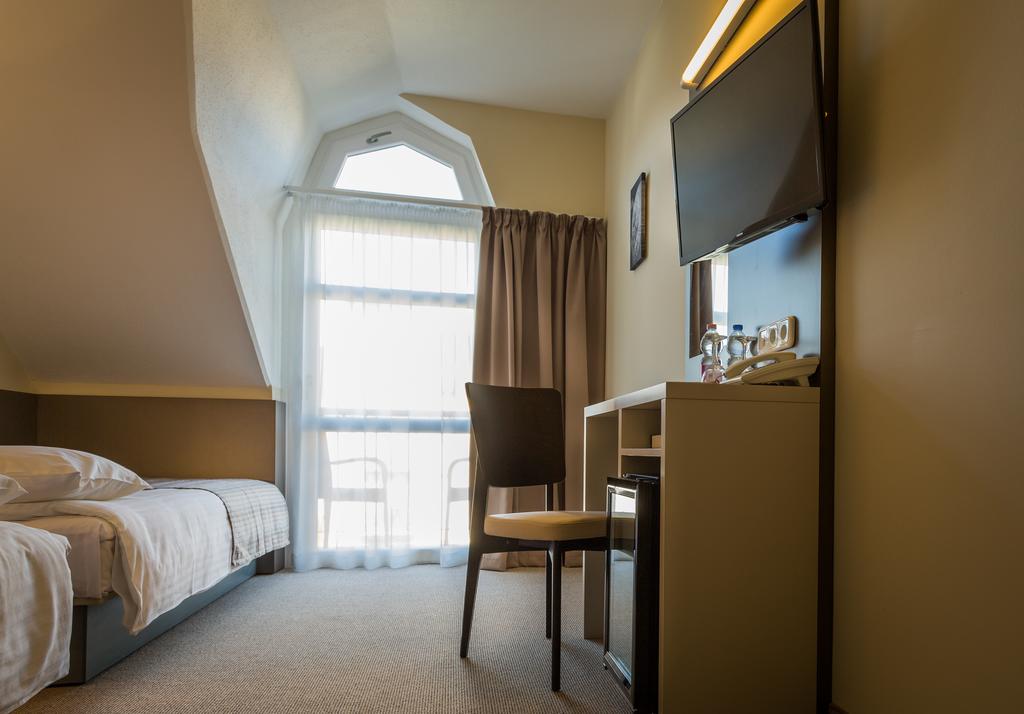 Фото Corvin Hotel Budapest - Sissi wing